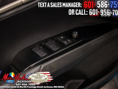 Used 2025 Toyota Camry XSE FWD image 12