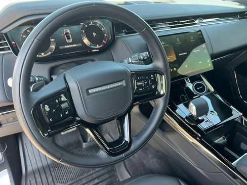 Used 2025 Land Rover Range Rover Sport Dynamic SE AWD/4WD image 13