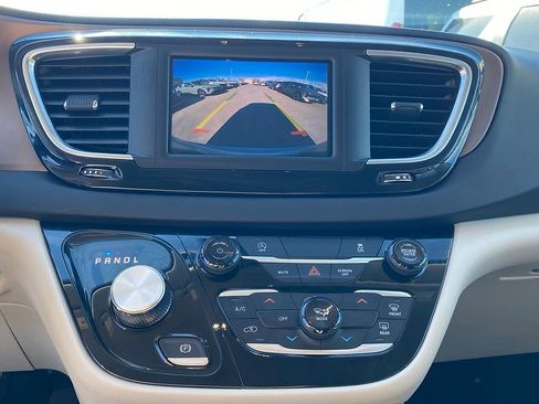 Used 2024 Chrysler Voyager LX FWD image 20