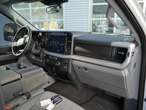 Certified 2024 Ford F250 XLT w/ XLT Premium Package image 28