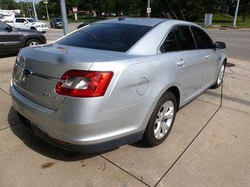 Used 2010 Ford Taurus SEL AWD/4WD image 3