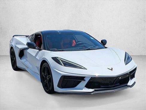 Used 2021 Chevrolet Corvette Stingray Preferred Cpe w/ Z51 Performance Package RWD image 3