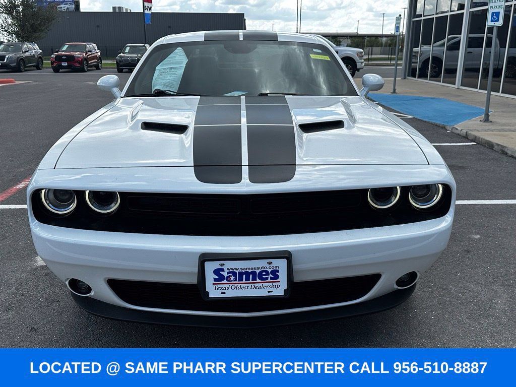 Used 2022 Dodge Challenger SXT w/ Plus Package RWD image 8