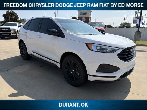 Used 2024 Ford Edge SE w/ Black Appearance Package AWD/4WD image 3