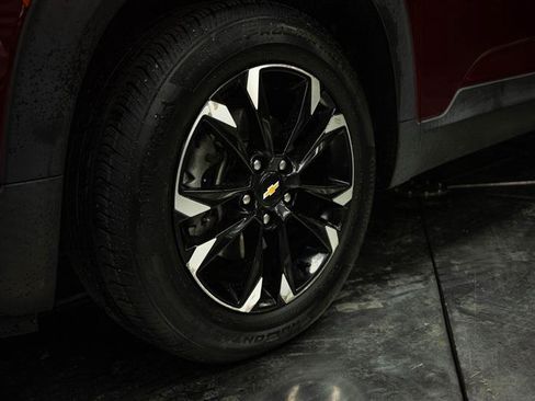 Used 2022 Chevrolet TrailBlazer LT w/ Confidence II Package image 3