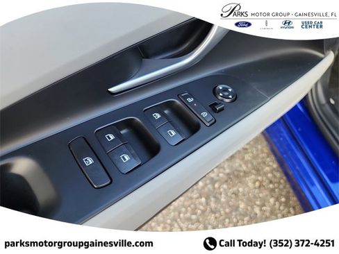 New 2025 Hyundai Elantra Limited image 14