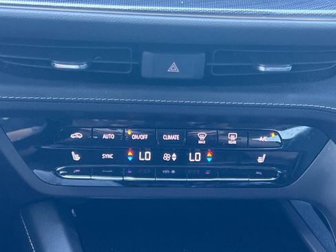 Used 2023 Buick Envision Essence FWD image 27