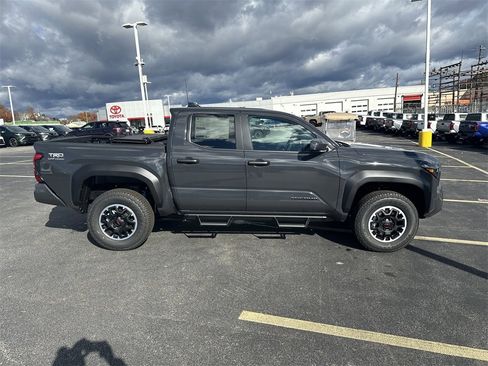 New 2025 Toyota Tacoma TRD Off-Road image 7