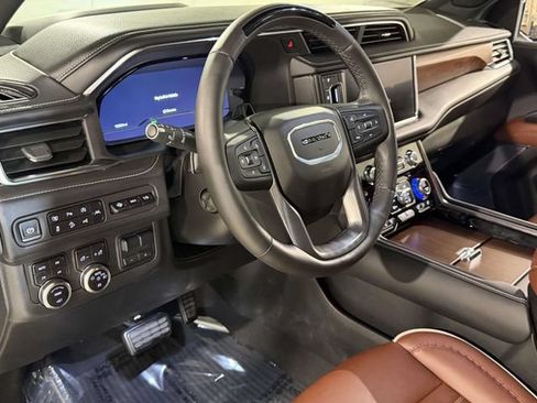 Used 2024 GMC Yukon Denali Ultimate AWD/4WD image 4