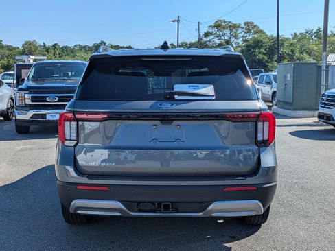 Used 2026 Ford Explorer Platinum RWD image 5