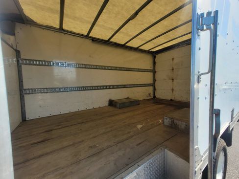Used 2021 Ford E-450 and Econoline 450 Super Duty RWD image 11