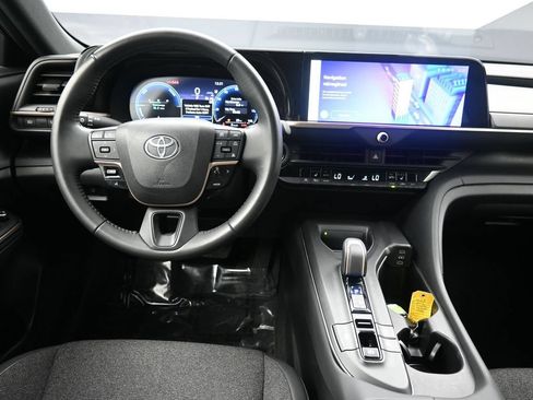 Certified 2023 Toyota Crown AWD/4WD image 19