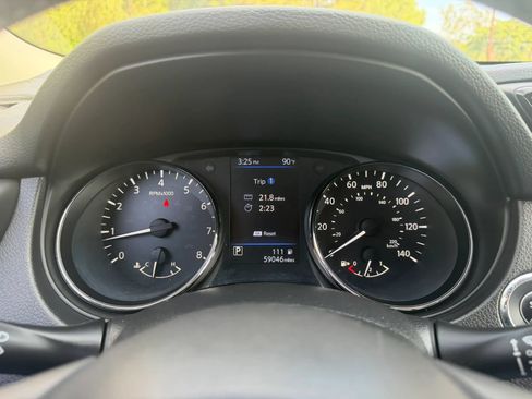 Used 2019 Nissan Rogue SV FWD image 22