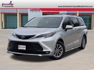 Used 2025 Toyota Sienna XLE video 1