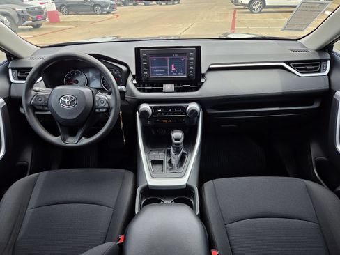 Used 2019 Toyota RAV4 LE FWD image 11