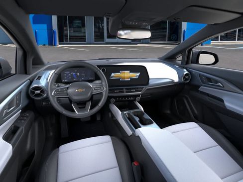 New 2025 Chevrolet Equinox EV LT AWD/4WD image 15