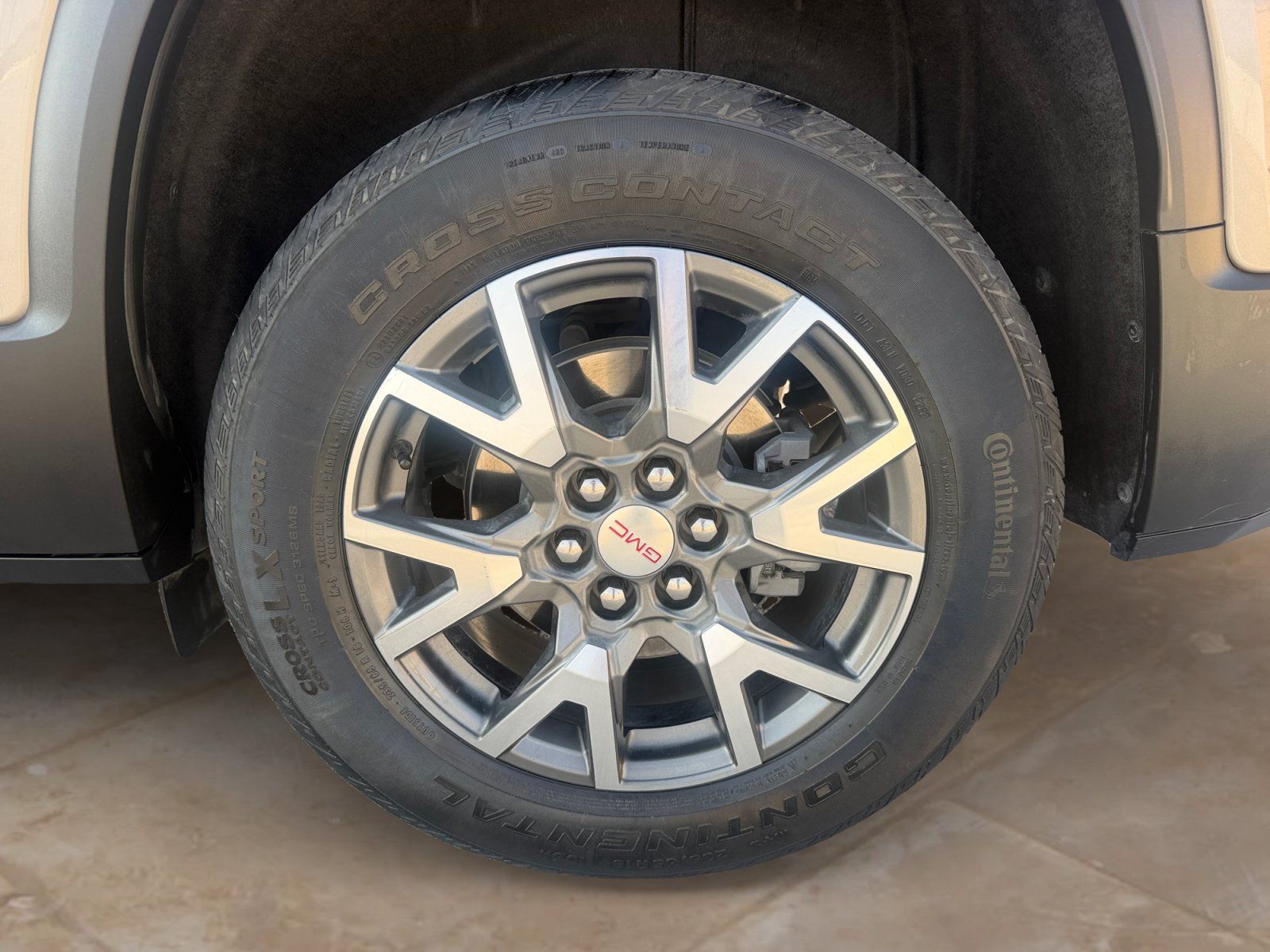 Used 2022 GMC Acadia SLE FWD image 23