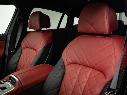 New 2026 BMW X6 xDrive40i w/ Climate Comfort Package image 27