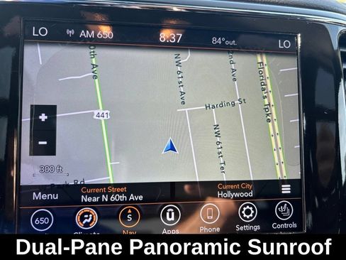 Used 2022 Jeep Grand Cherokee Limited w/ Tech Group AWD/4WD image 14
