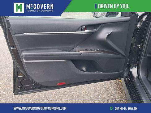 Used 2021 Toyota Camry LE image 13