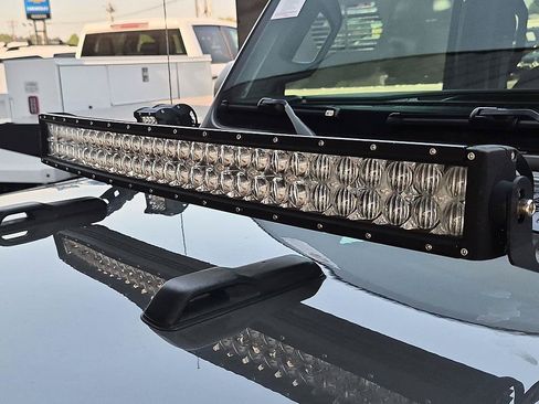 Used 2023 Jeep Gladiator Overland AWD/4WD image 37