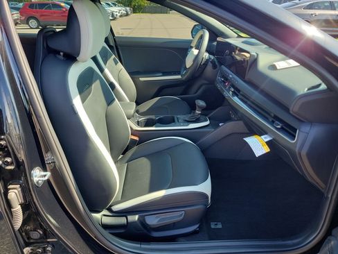 New 2026 Kia K4 GT-Line w/ GT-Line Premium Package FWD image 7