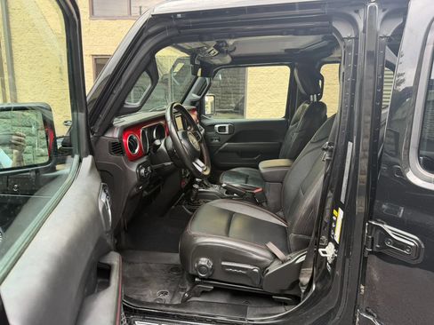 Used 2023 Jeep Gladiator Rubicon w/ Cold Weather Group AWD/4WD image 20