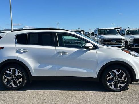 Used 2020 Kia Sportage EX w/ Option Group 15 image 2