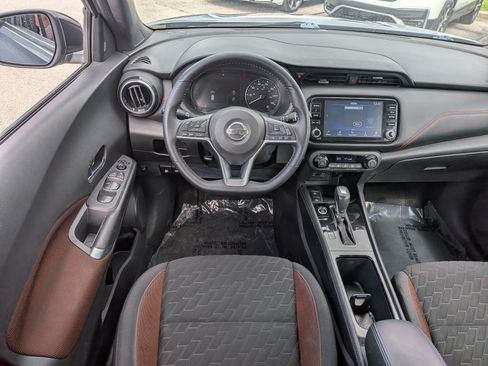 Used 2021 Nissan Kicks SR w/ Interior Electronics Package FWD image 17