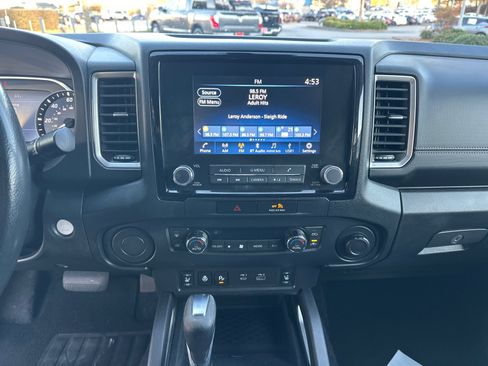 Used 2022 Nissan Frontier SV image 27