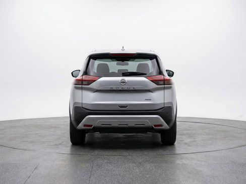 Used 2025 Nissan Rogue SV image 7