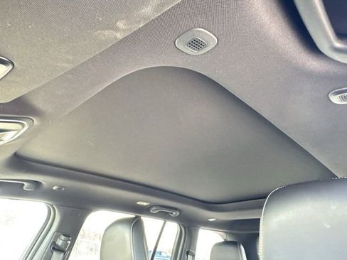 Used 2024 Jeep Grand Cherokee Limited w/ Black Appearance Package image 21