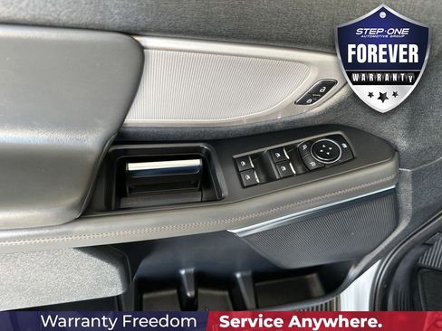 Used 2025 Ford Expedition Active RWD image 12