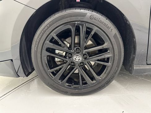 Used 2025 Toyota Camry SE w/ Convenience Package AWD/4WD image 9