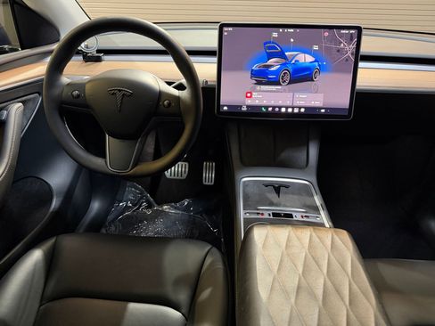 Used 2023 Tesla Model Y Performance AWD/4WD image 4