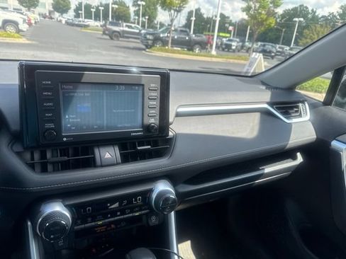 Used 2020 Toyota RAV4 XLE w/ Convenience Package AWD/4WD image 8