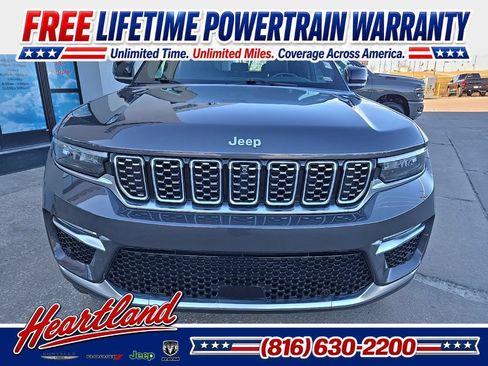 Used 2025 Jeep Grand Cherokee Summit AWD/4WD image 15