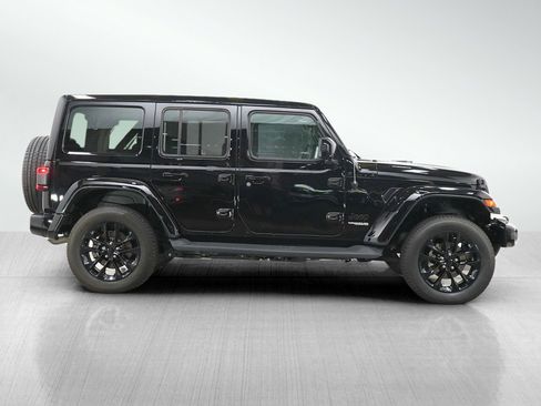 Used 2021 Jeep Wrangler Unlimited Sahara AWD/4WD image 6