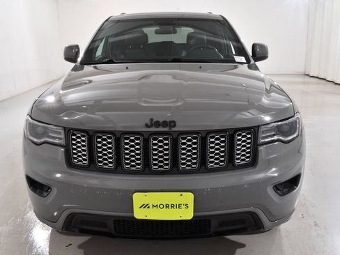 Used 2021 Jeep Grand Cherokee Laredo X AWD/4WD image 3