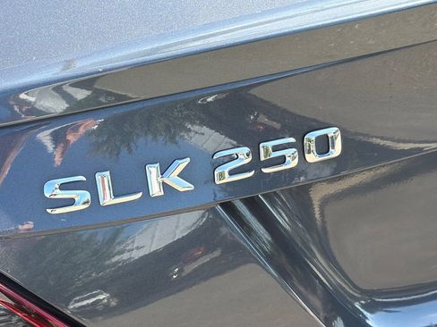 Used 2015 Mercedes-Benz SLK 250 w/ Premium Package image 24