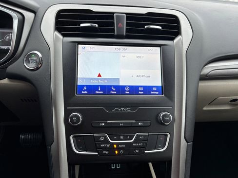 Used 2020 Ford Fusion SE image 20