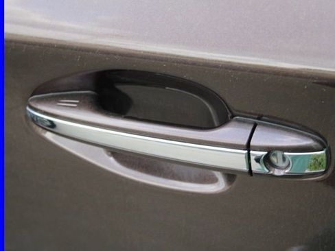 Used 2019 Subaru Outback 3.6R Touring AWD/4WD image 13