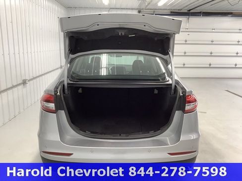 Used 2020 Ford Fusion SE image 5