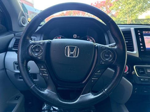 Used 2017 Honda Pilot Elite image 21