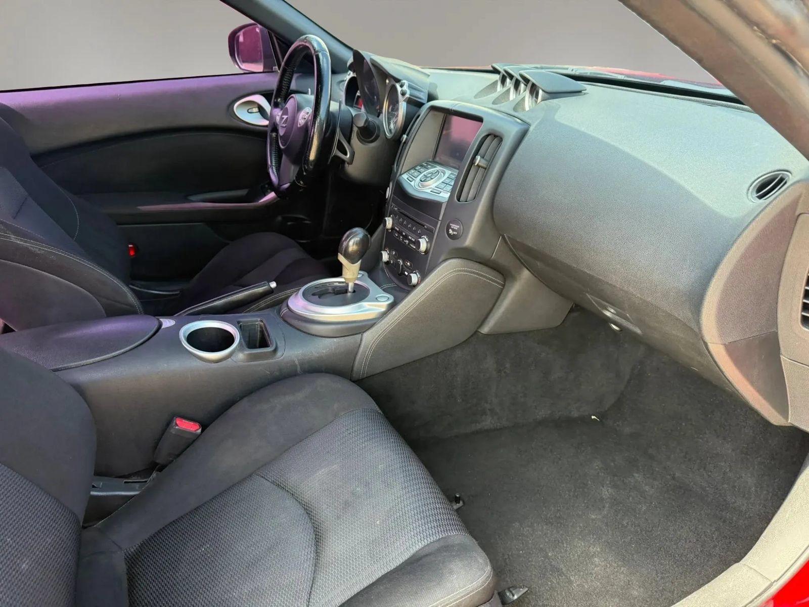 Used 2016 Nissan 370Z Coupe RWD image 14