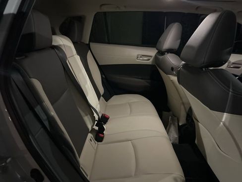 Used 2024 Toyota Corolla Cross XLE image 14