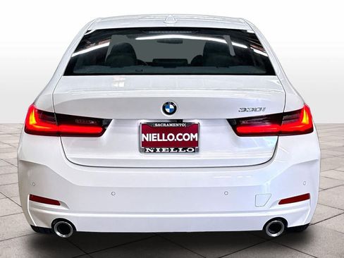 Used 2025 BMW 330i Sedan w/ Convenience Package RWD image 7