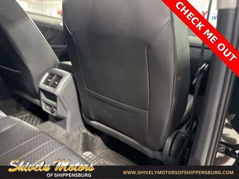 Used 2024 Volkswagen Tiguan SE image 39