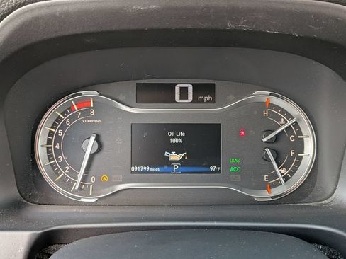 Used 2018 Honda Pilot Touring image 16
