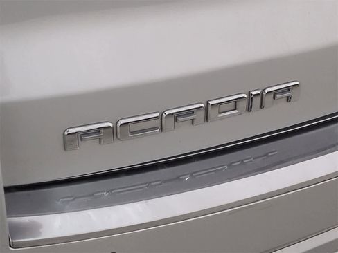 Used 2013 GMC Acadia Denali image 13